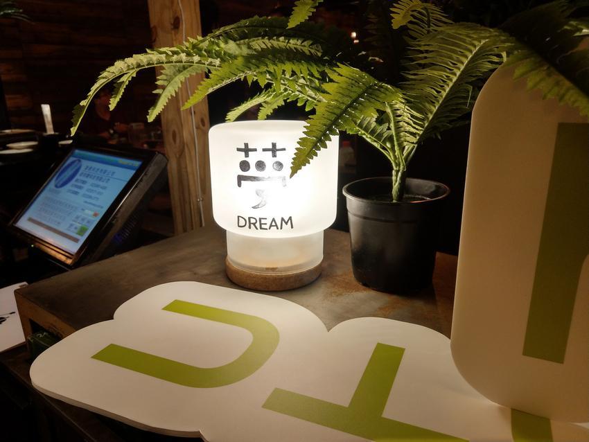 https://cdn.idntimes.com/content-images/post/20170526/htc-u11-10-fb94c6a3f33ac4ac37b898298c998055.jpg