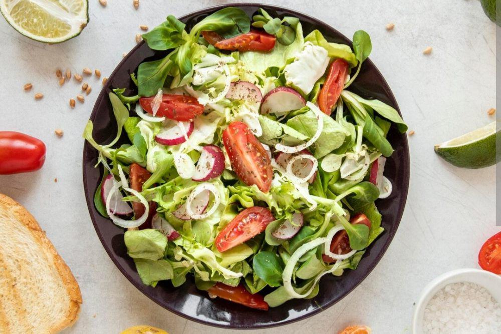 Salad Sayur (freepik.com/freepik)