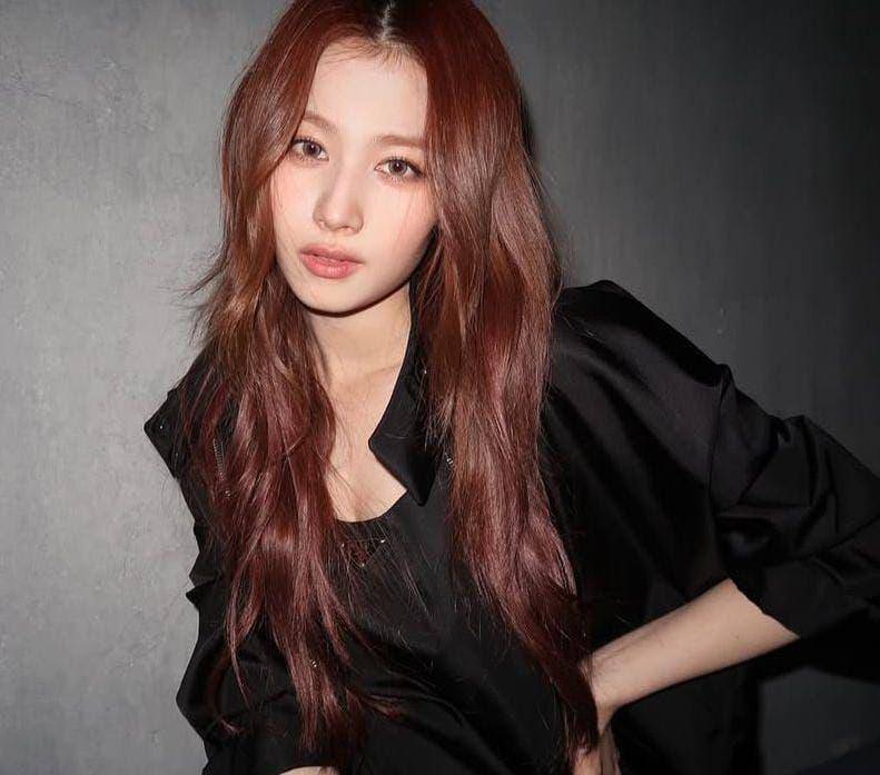 Sana TWICE (instagram.com/m.by__sana)