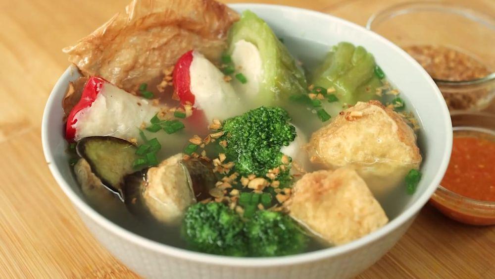Resep Sup Bakso Ayam Sayuran ala Chef Devina, Nyaman di Perut!