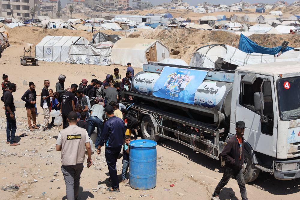 INH Salurkan 40.000 Liter Air Bersih dan Sembako untuk Warga Gaza