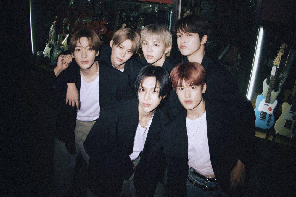 potret RIIZE di mini album RIIZING (x.com/RIIZE_official)