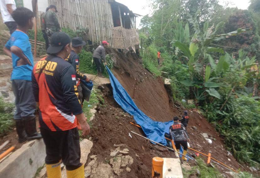 Bencana longsor di Kota Sukabumi (IDN Times/Istimewa)