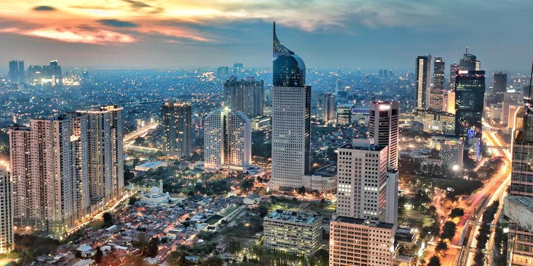 https://cdn.idntimes.com/content-images/post/20170929/jakarta-office-hero-2c7be36ce56734e27f28fe608f794b66.jpg