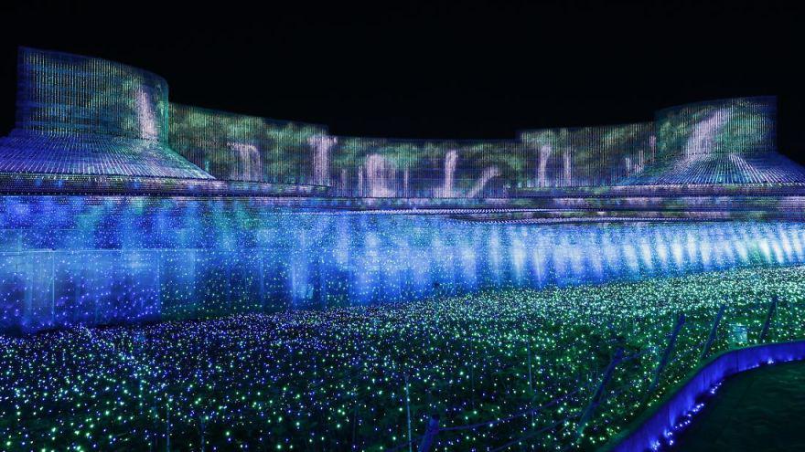 https://cdn.idntimes.com/content-images/post/20180119/japan-hosts-winter-light-festival-and-the-results-are-astounding-5a55465fae499-880-e4baaf28319e4ceaad2c03400dc2c435.jpg