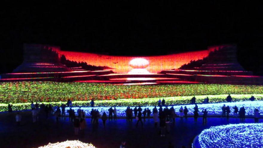 https://cdn.idntimes.com/content-images/post/20180119/japan-hosts-winter-light-festival-and-the-results-are-astounding-5a5546b6bd8a8-880-01acfede0291abdc1327241ecef90c7c.jpg