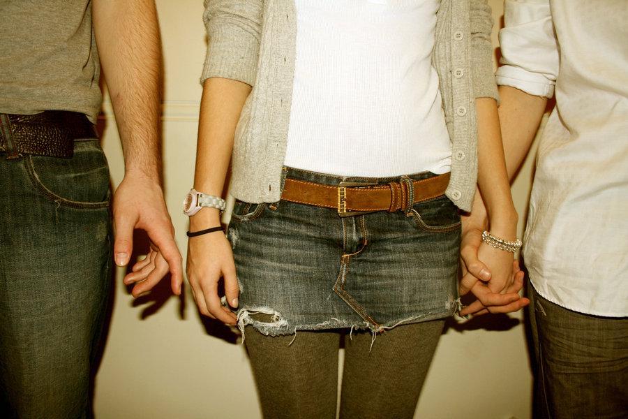 https://cdn.idntimes.com/content-images/post/20170116/jealousy-by-hetherz-78010e6e59bc95afe9ae443c11465777.jpg