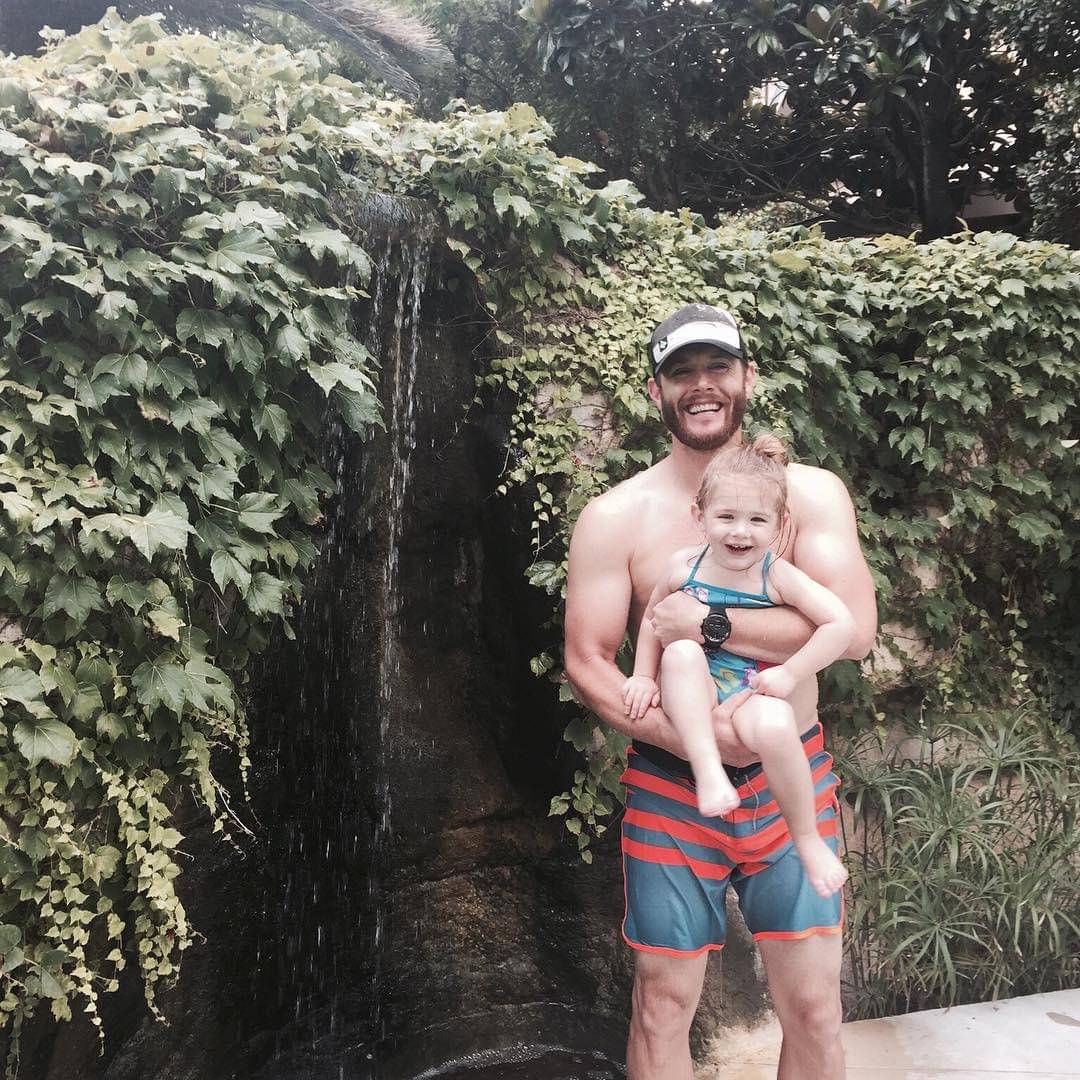 https://cdn.idntimes.com/content-images/post/20170317/jensen-ackles-7c4ea523ee8f9e39e8a9685878accafb.jpg