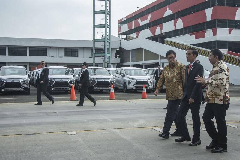 https://cdn.idntimes.com/content-images/post/20180425/joko-widodo-1-835dc0ff3acb4c44d3f8df55bd7fe314.jpg