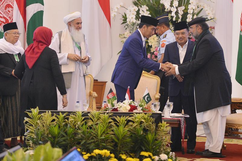 https://cdn.idntimes.com/content-images/post/20180511/jokowi-3-cbc961ee0aadabba899150ccb5432890.jpg