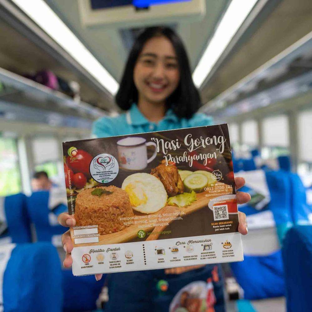 Potret menu makanan di kereta api (instagram.com/kai121_)