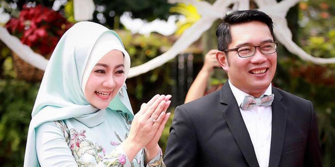 https://cdn.idntimes.com/content-images/post/20171226/kisah-pertemuan-ridwan-kamil-38-istri-d-fa3117-c2789499ebafb99bb9514f30125336f2.jpg