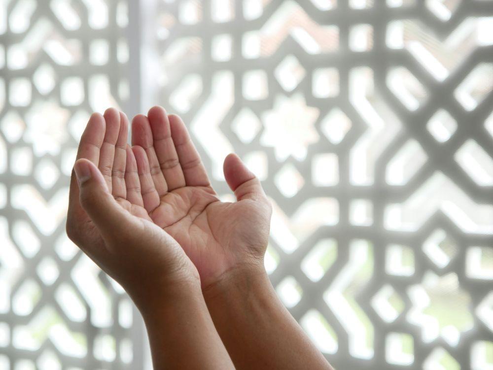 Contoh Doa Walimatusafar Haji Berbahasa Arab, Latin, dan Artinya