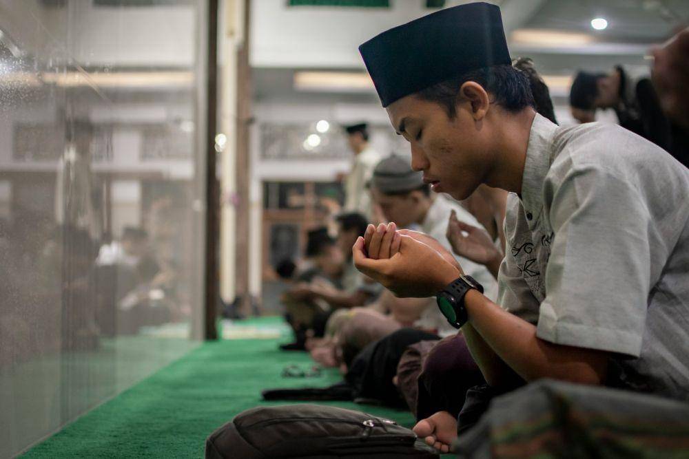 ilustrasi berdoa (unsplash.com/Masjid Pogung Dalangan)