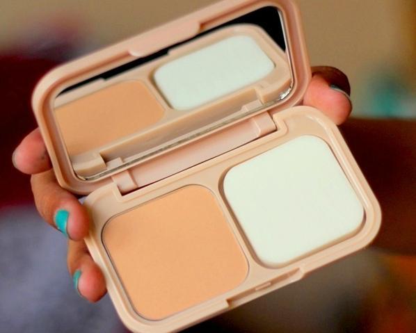 https://cdn.idntimes.com/content-images/post/20180223/maybelline-dream-satin-skin-two-way-cake-03-review-swatches-demo-4-f80b13e971c787af5b30d617a77ff819.jpg