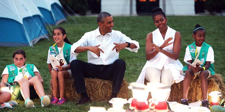 https://cdn.idntimes.com/content-images/post/20170118/michelle-barack-obama-love-photos-68-587dcf2d93b45-880-c45975697837a1d6f75c7675c9f959ac.jpg