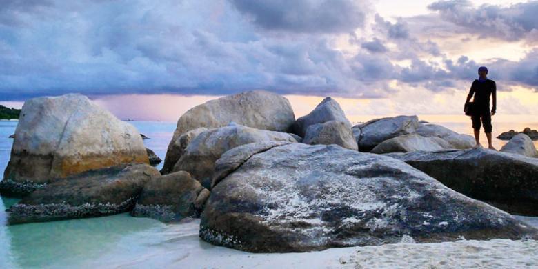 https://cdn.idntimes.com/content-images/post/20170928/pantai-tanjung-tinggi-7a89d2a040a53e4a9d73b25c86679996.jpg