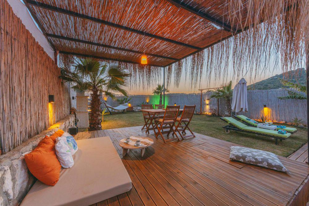 5 Kesalahan saat Menata Furnitur Outdoor, Malah Bikin Berantakan!