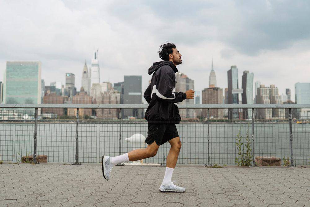 ilustrasi jogging (www.pexels.com/ketut subiyanto)