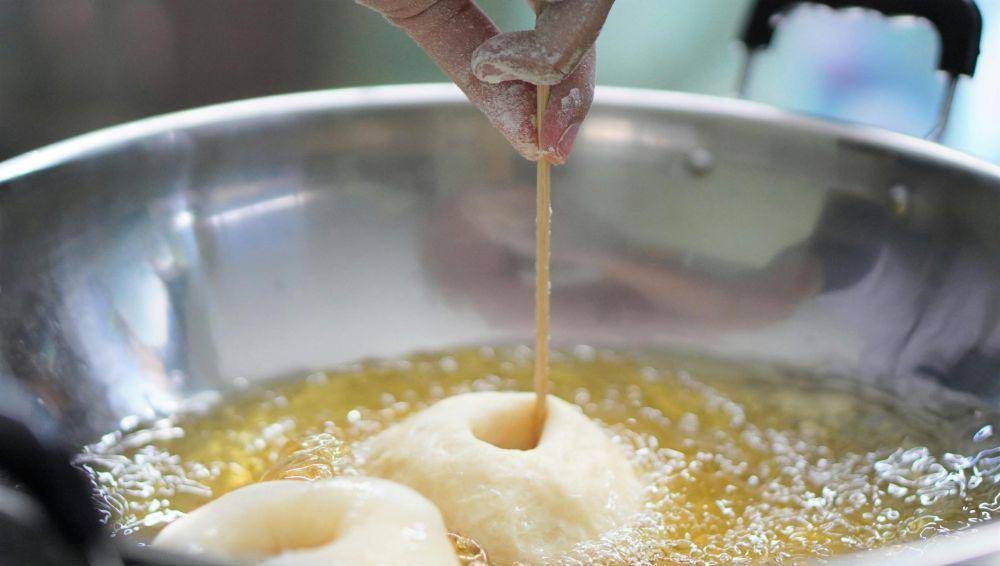 Ilustrasi menggoreng donat (pexels.com/ria kochi)