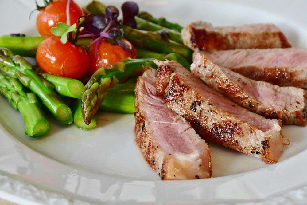 5 Tips Memasak Steak ala Restoran, Auto Ketagihan!