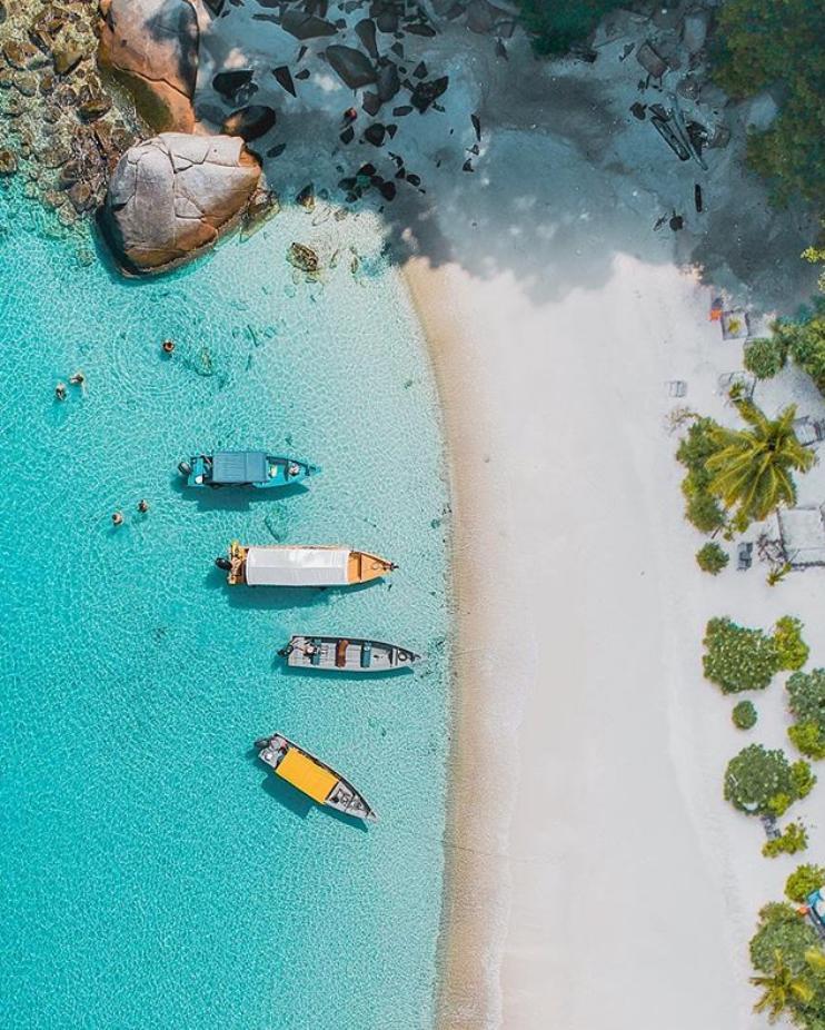 https://cdn.idntimes.com/content-images/post/20180306/pulau-belitung-inkkyarista-0d0f5254b1abdc135f707cbd7d97633c.jpg