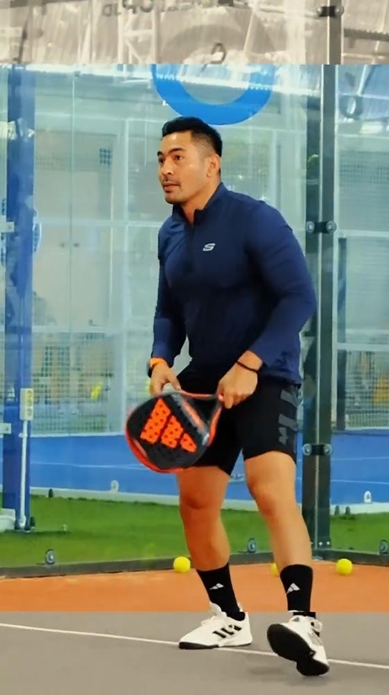 Robby Purba main padel (instagram.com/robbypurba)