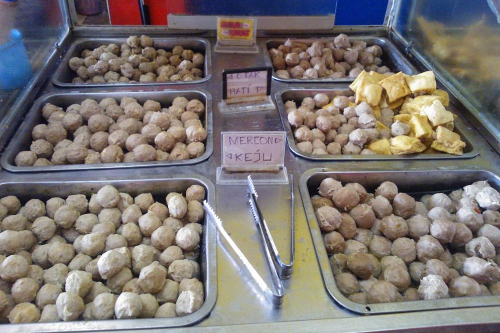https://cdn.idntimes.com/content-images/post/20170914/sensasi-meledak-di-mulut-bakso-cak-kar-singosari-160806n-7f698d1607efb2f7c9921a0066956550.jpg