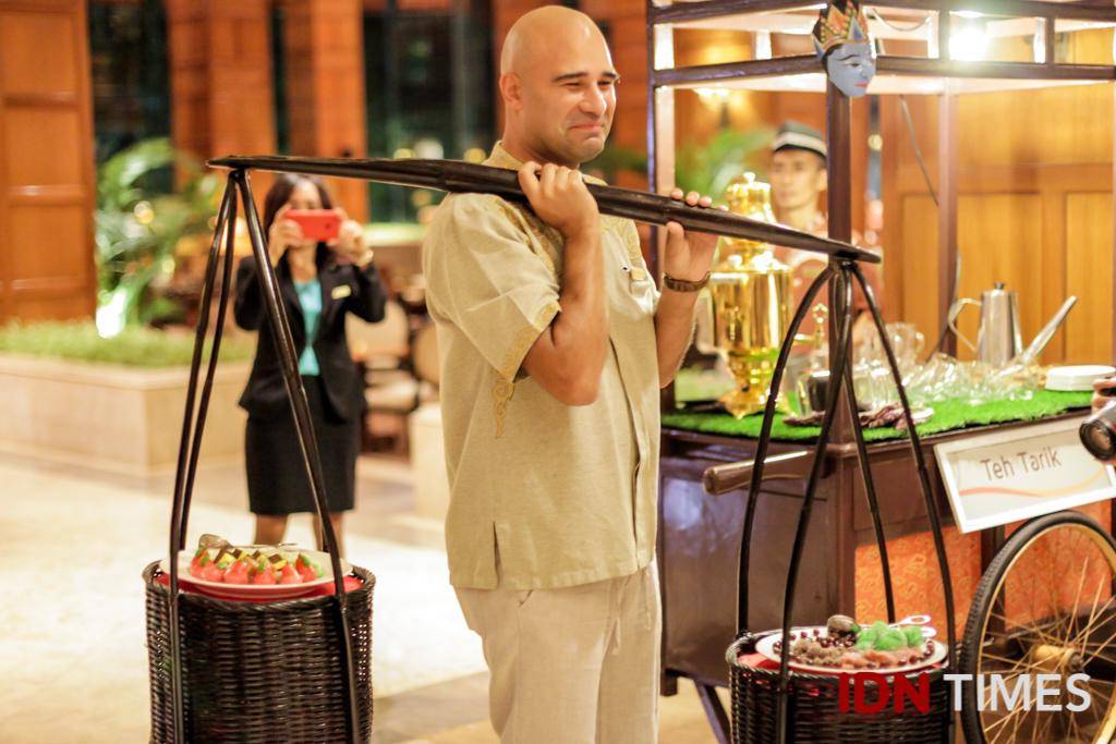 https://cdn.idntimes.com/content-images/post/20180509/shangrila-bcd841515bfa03cd8f740b15cb925257.jpg