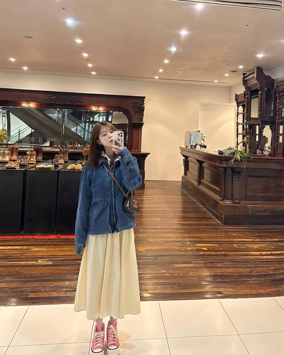 Hwang Sooji (instagram.com/110_771)