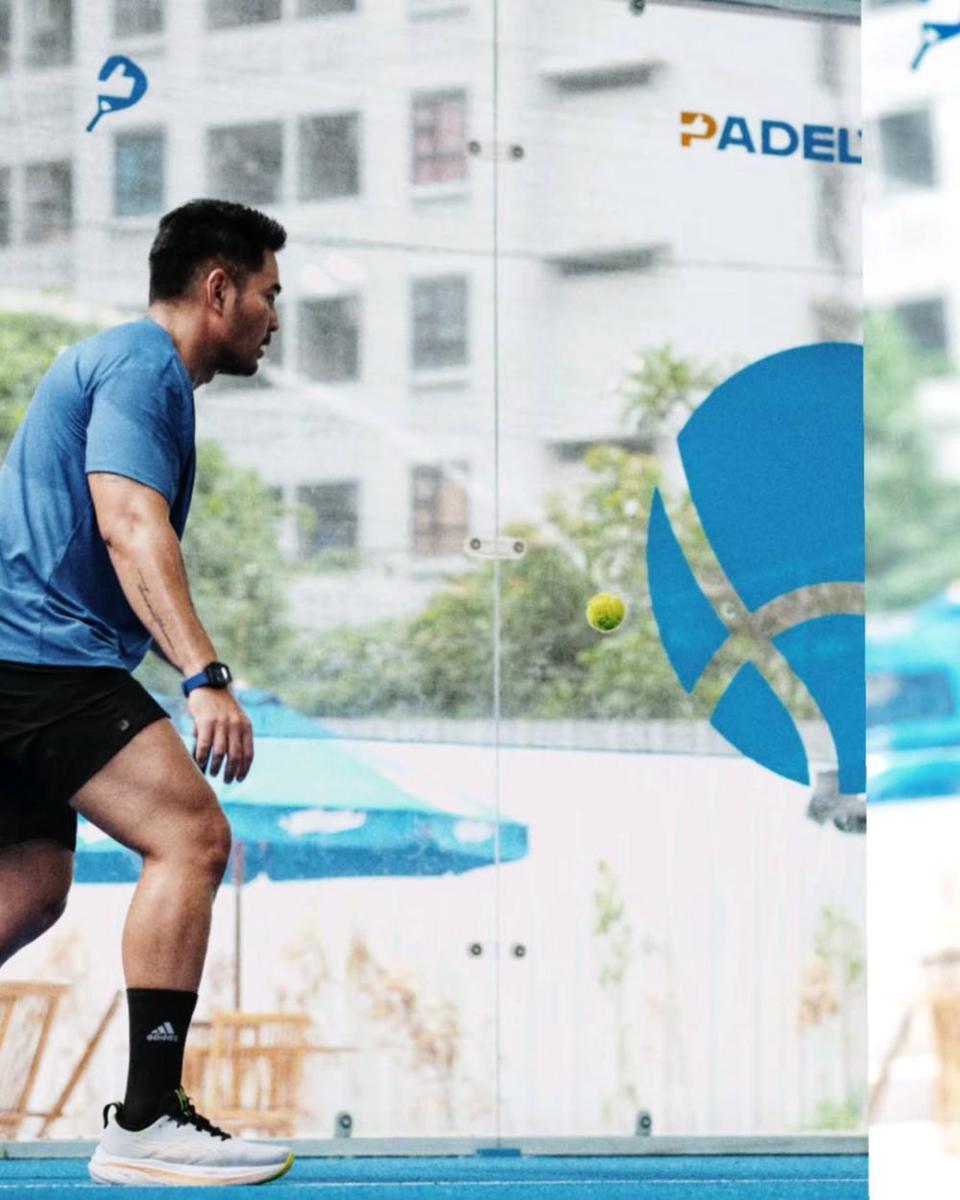 Robby Purba main padel (instagram.com/robbypurba)