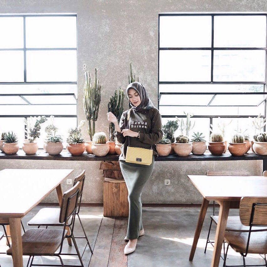 https://cdn.idntimes.com/content-images/post/20180523/style-hijab-bukber-5-986f402f01dd864ac7d001484cc0afba.jpg
