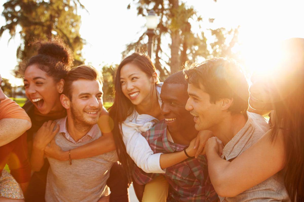 https://cdn.idntimes.com/content-images/post/20170105/take-care-your-friends-a36b3ac3db76d6673dca4101d370b2a8.jpg