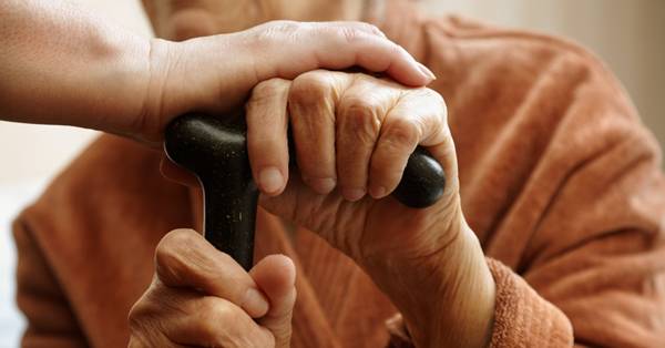 https://cdn.idntimes.com/content-images/post/20170529/takingcareofelderly-1cc8b7f451e45c10bf8f075e4bc33beb.png