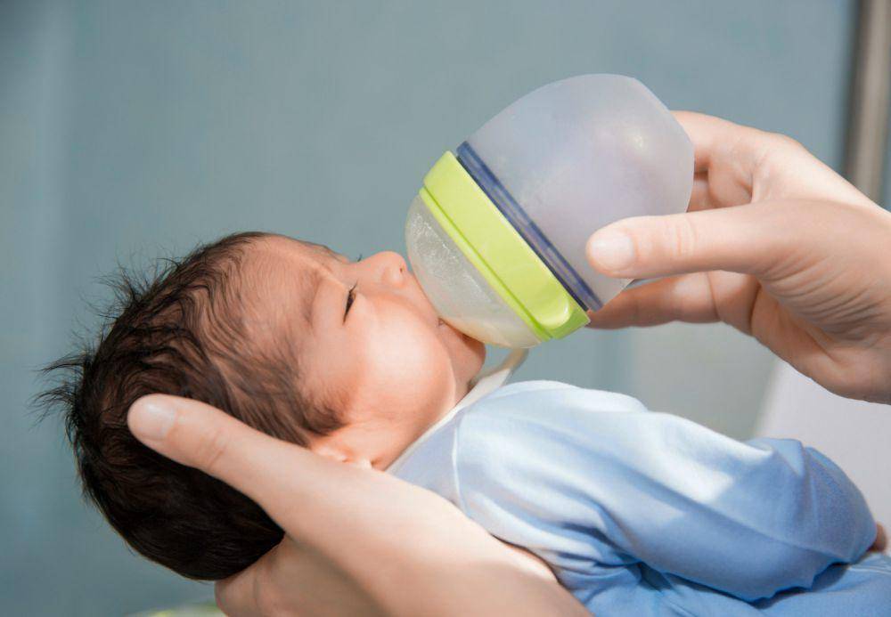 ilustrasi botol susu anak (freepik.com/KamranAydinov)