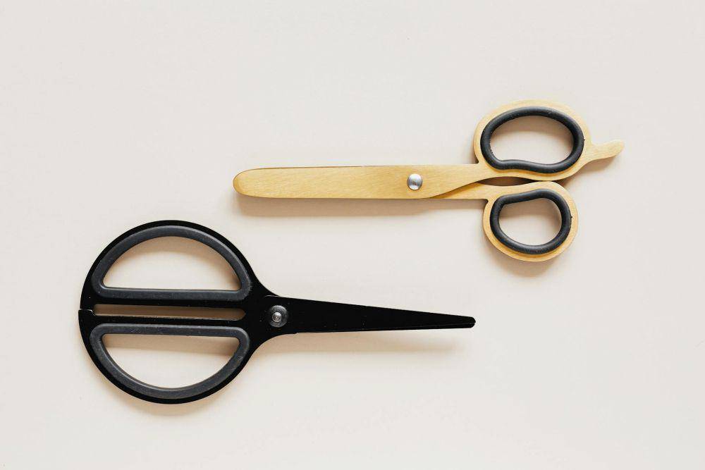 ilustrasi gunting (pexels.com/Photo By: Kaboompics.com)