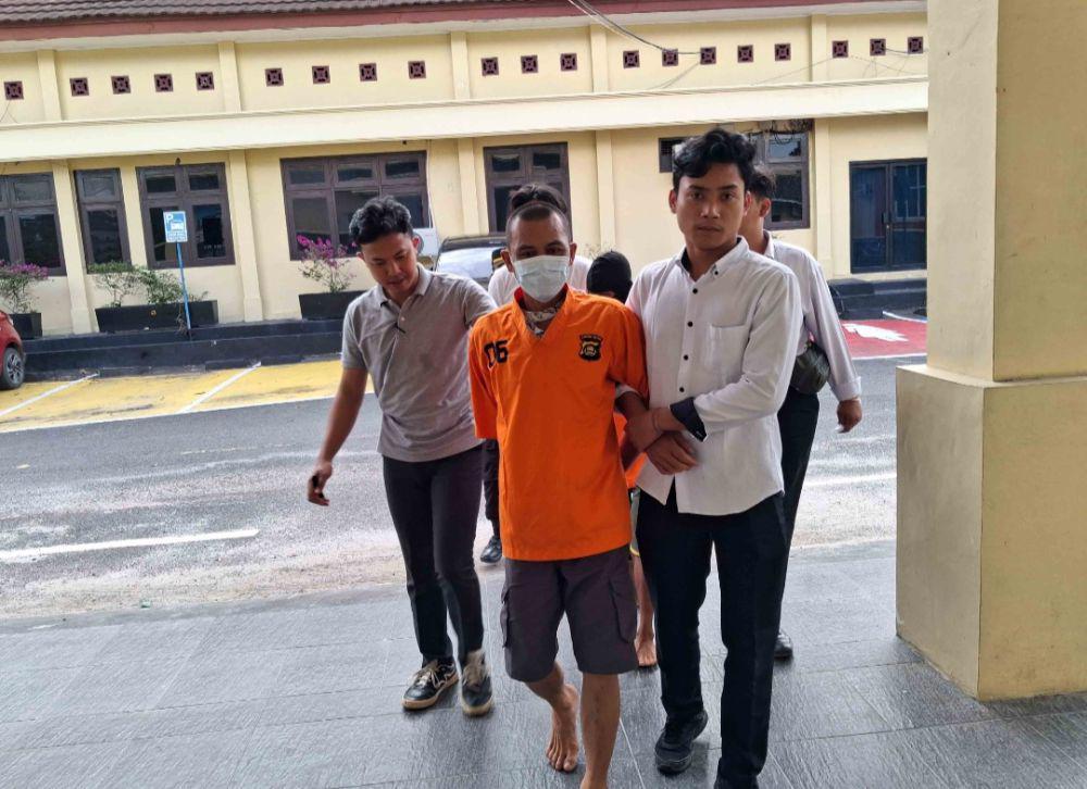 Pria di OKUS Perkosa Anak Tiri Selama 4 Tahun, Korban Takut Dibunuh