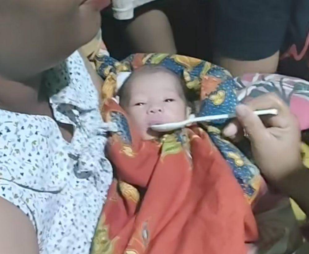 Bayi laki-laki ditemukan di teras rumah warga kini sudah dirawat. (Dok. Istimewa)