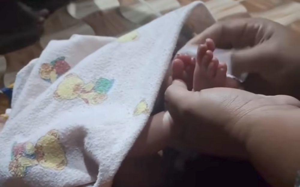Warga Belitang II Temukan Bayi Laki-laki Tergeletak di Teras Rumah