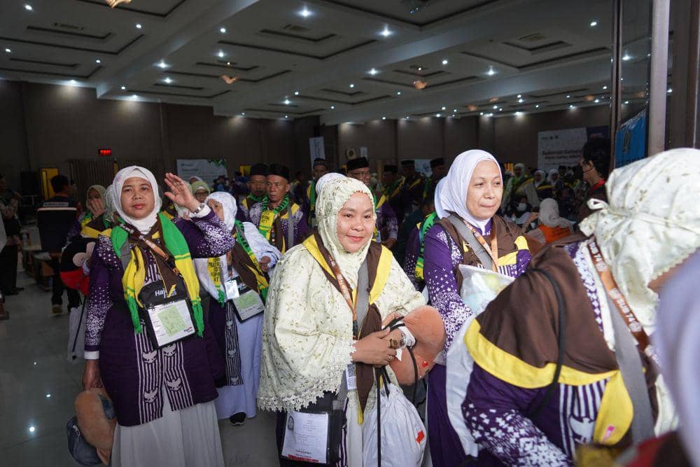 668 Jemaah Haji NTT Berangkat ke Tanah Suci dari Embarkasi Surabaya