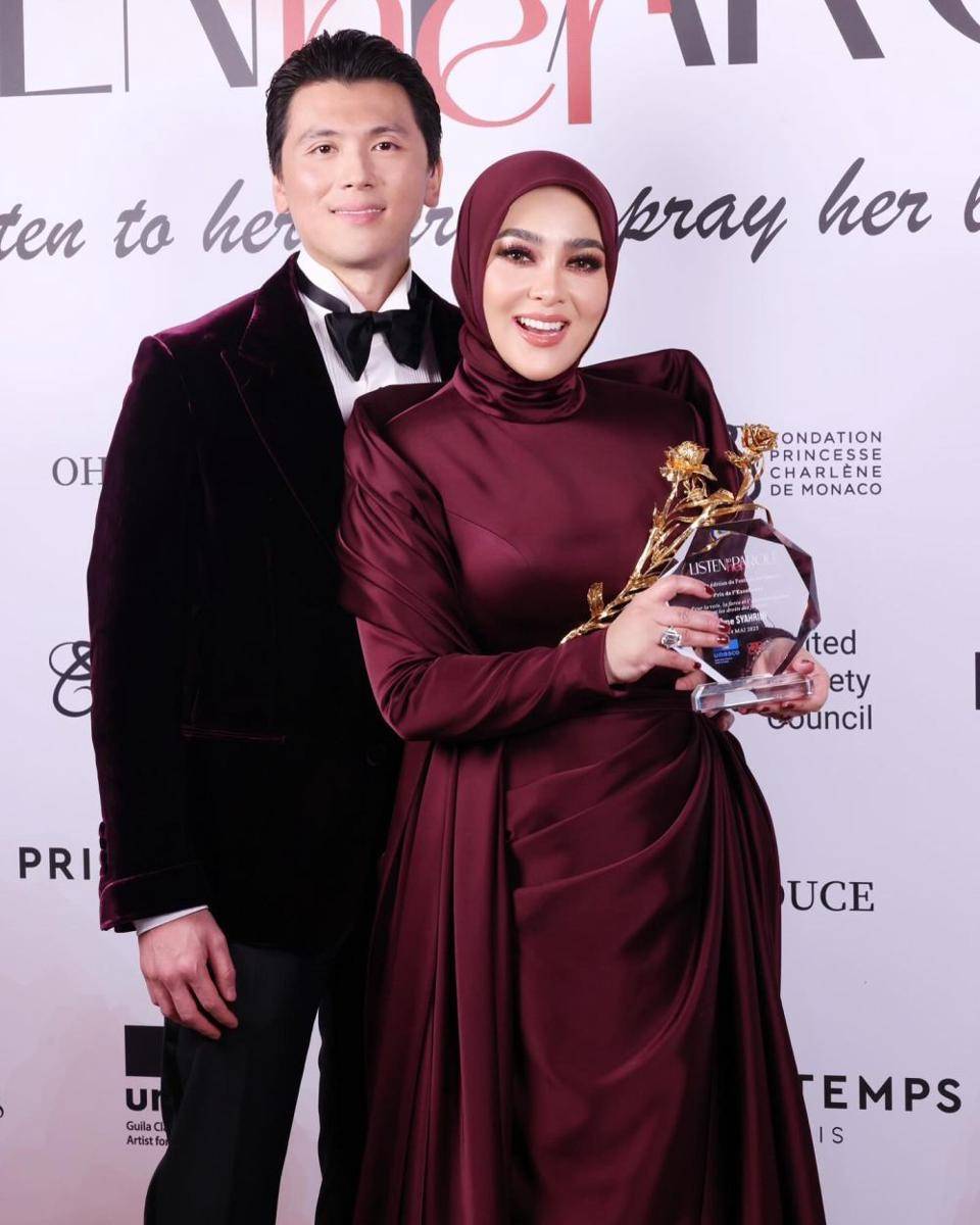 Syahrini dan Reino Barack (instagram.com/princessyahrini)