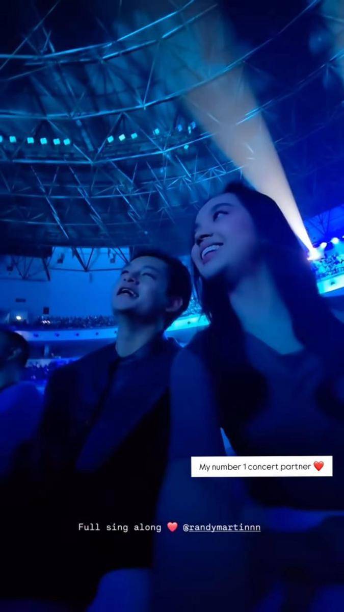 artis nonton konser Rossa (Instagram.com/lyodraofficial)