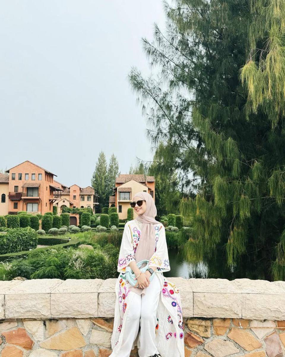OOTD piknik ke taman kota (instagram.com/nashwaaaz)