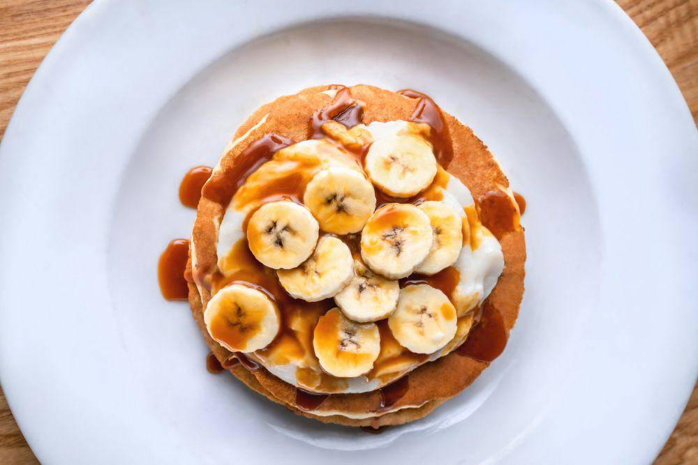 ilustrasi pancake pisang (unsplash.com/Eiliv Aceron)