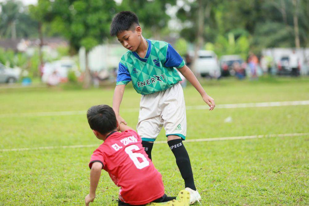 Pesepak bola usia dini beraksi di Liga Utamasia (dok.Danny untuk IDN Times)