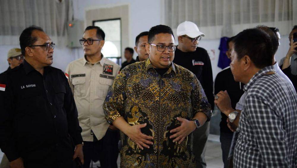 Ketua Badan Pengawas Pemilihan Umum (Bawaslu) RI Rahmat Bagja meninjau langsung pelaksanaan Pemungutan Suara Ulang (PSU) di Kota Palopo, Sulawesi Selatan, Sabtu (24/5/2025). (Dok. Bawaslu Sulsel)