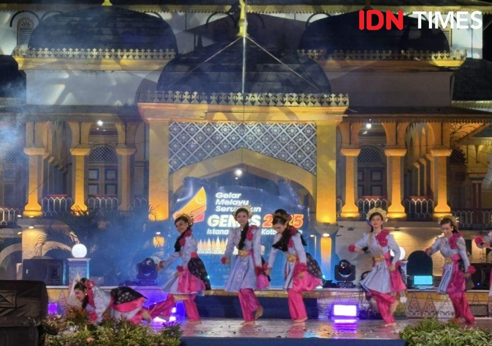 Panggung Licin Bikin Penari Serumpun Melayu di Gemes 2025 Terpeleset