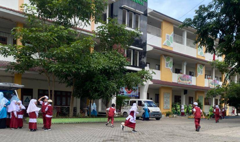 Gedung Sekolah Ukhuwah di Banjarmasin.