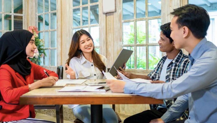 5 Cara Bangun Personal Brand di Kantor Tanpa Terlihat Sok Populer