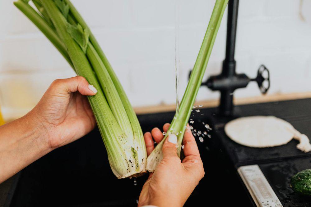 Anti Lupa Beli Daun Bawang! 8 Tanaman Dapur yang Bisa Dipanen Terus